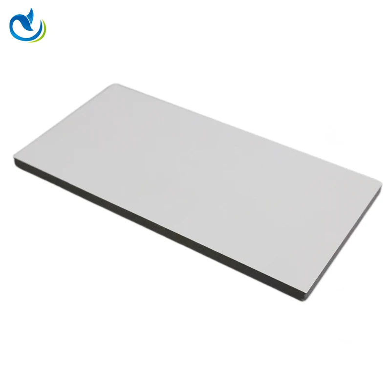 Skimmelsikker vægpanel i kulstofkrystal